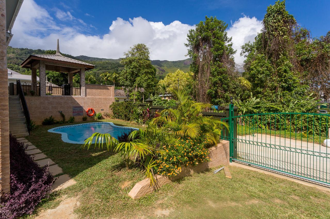 Beau Vallon Villa Chalets ภายนอก รูปภาพ