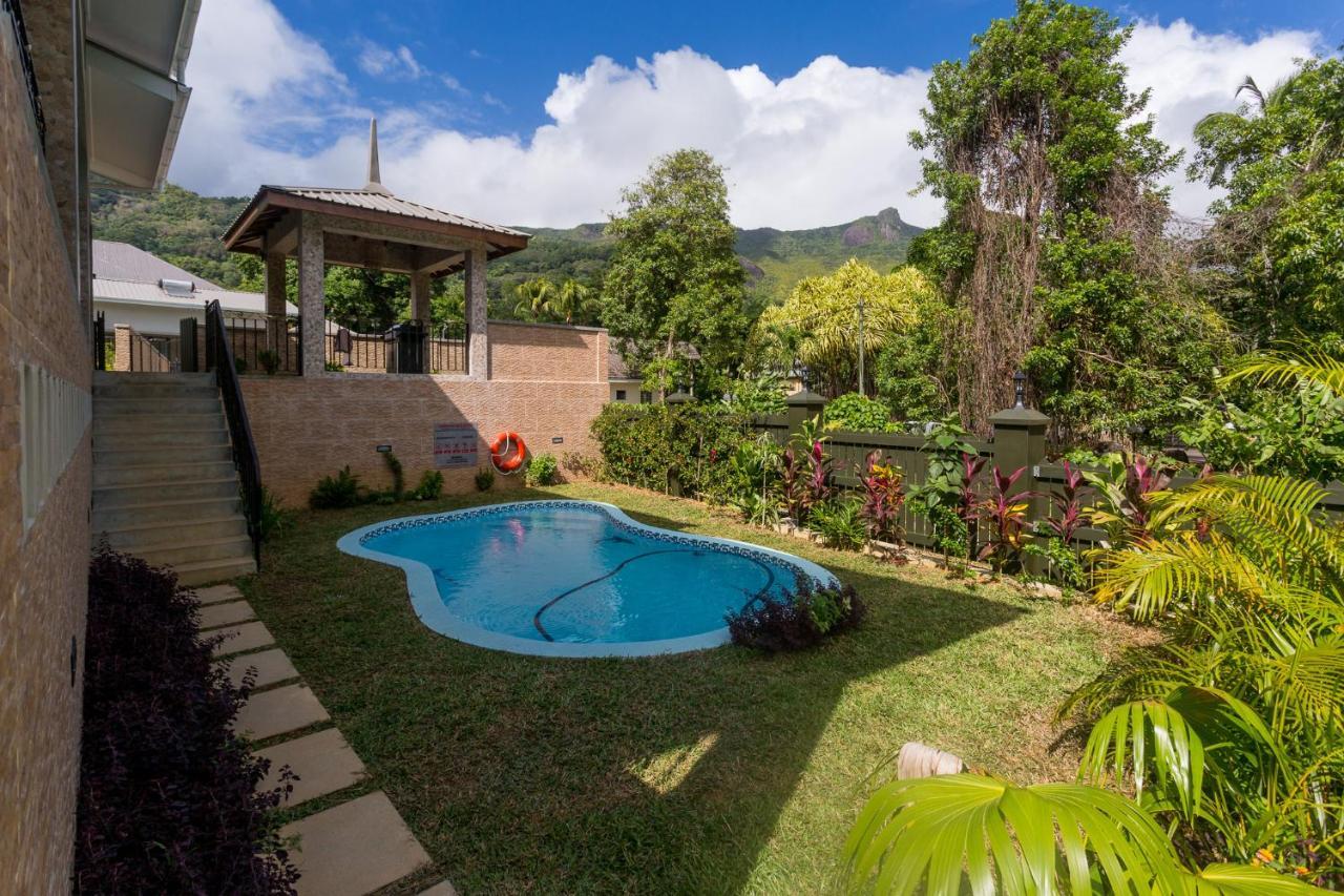 Beau Vallon Villa Chalets ภายนอก รูปภาพ